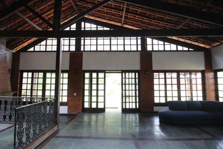 Casa de condomínio à venda com 446m², 4 quartos e 4 vagasSala