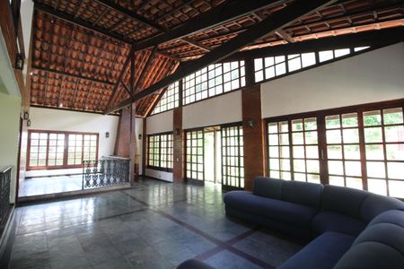 Sala de casa de condomínio à venda com 4 quartos, 446m² em Jacarepaguá, Rio de Janeiro