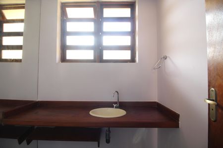 Casa de condomínio à venda com 446m², 4 quartos e 4 vagasLavabo