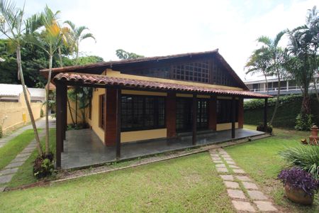 Casa de condomínio à venda com 446m², 4 quartos e 4 vagasFachada