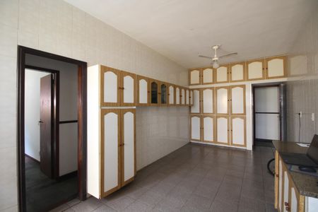 Casa de condomínio à venda com 446m², 4 quartos e 4 vagasCozinha