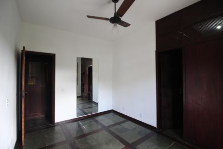 Casa de condomínio à venda com 446m², 4 quartos e 4 vagasQuarto 4