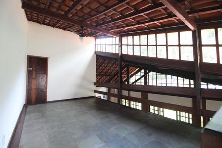 Casa de condomínio à venda com 446m², 4 quartos e 4 vagasSala