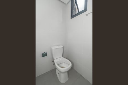 Banheiro de apartamento à venda com 1 quarto, 30m² em Independência, Porto Alegre