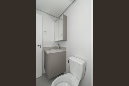 Banheiro de apartamento para alugar com 1 quarto, 27m² em Independência, Porto Alegre