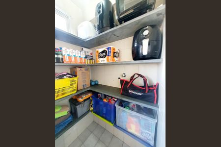 Apartamento à venda com 72m², 2 quartos e 1 vaga Apartamento à venda com 72m², 2 quartos e 1 vagaDespensa