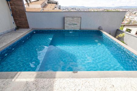 Casa à venda com 352m², 4 quartos e 5 vagasPiscina
