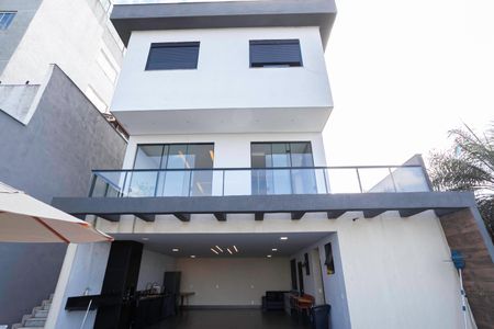 Casa à venda com 352m², 4 quartos e 5 vagasFachada