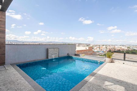 Casa à venda com 352m², 4 quartos e 5 vagasPiscina