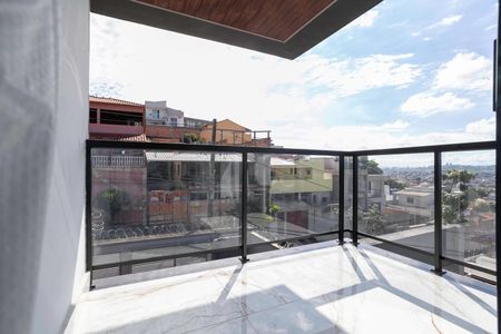 Casa à venda com 352m², 4 quartos e 5 vagasVaranda da sala 2