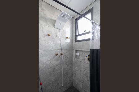 Casa à venda com 352m², 4 quartos e 5 vagasBanheiro das semi suítes 1 e 2