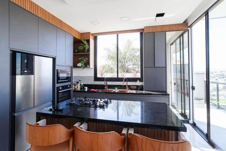 Casa à venda com 352m², 4 quartos e 5 vagasCozinha