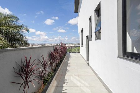 Casa à venda com 352m², 4 quartos e 5 vagasVaranda