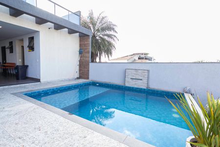 Casa à venda com 352m², 4 quartos e 5 vagasPiscina