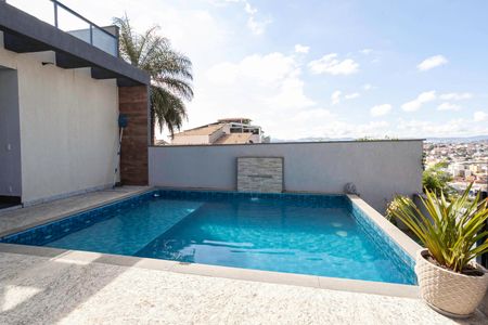 Casa à venda com 352m², 4 quartos e 5 vagasPiscina