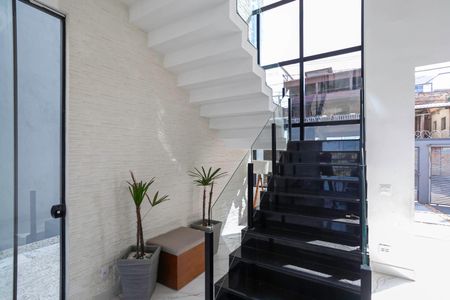 Casa à venda com 352m², 4 quartos e 5 vagasEscada