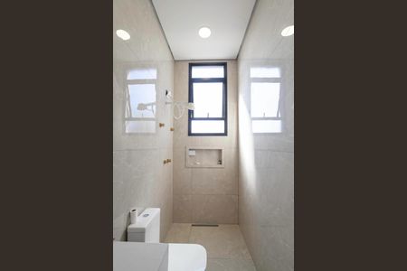 Casa à venda com 352m², 4 quartos e 5 vagasBanheiro social 1