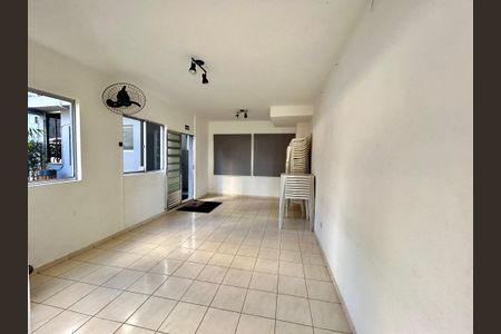Apartamento para alugar com 55m², 2 quartos e 1 vagaÁrea comum - Salão de festas