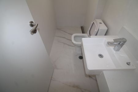 Apartamento à venda com 284m², 4 quartos e 5 vagasQuarto 2 - Banheiro