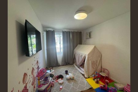 Casa de condomínio para alugar com 290m², 4 quartos e sem vaga Casa de condomínio para alugar com 290m², 4 quartos e sem vagaQuarto 3