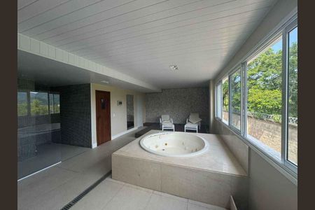 Casa de condomínio para alugar com 290m², 4 quartos e sem vaga Casa de condomínio para alugar com 290m², 4 quartos e sem vagaÁrea Comum