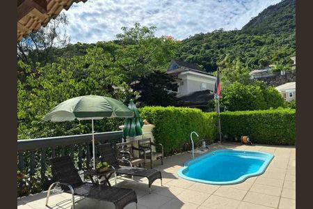 Casa de condomínio para alugar com 290m², 4 quartos e sem vaga Casa de condomínio para alugar com 290m², 4 quartos e sem vagaÁrea Externa