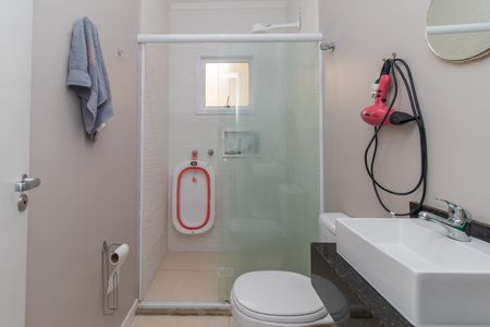 Banheiro do Quarto 1 de casa para alugar com 3 quartos, 96m² em Hípica, Porto Alegre