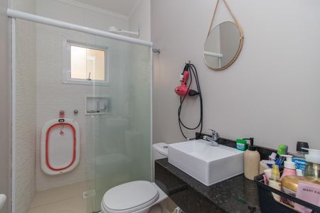 Banheiro do Quarto 1 de casa para alugar com 3 quartos, 96m² em Hípica, Porto Alegre