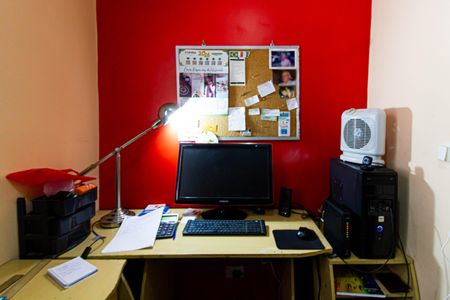 Casa à venda com 210m², 4 quartos e sem vaga Casa à venda com 210m², 4 quartos e sem vagaEscritório