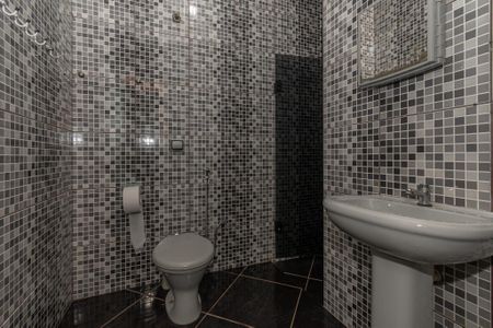 Casa para alugar com 300m², 3 quartos e 3 vagasBanheiro Social