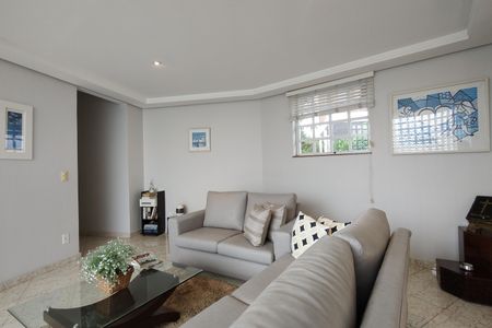 Casa de condomínio à venda com 573m², 4 quartos e 15 vagas Casa de condomínio à venda com 573m², 4 quartos e 15 vagasSala 2