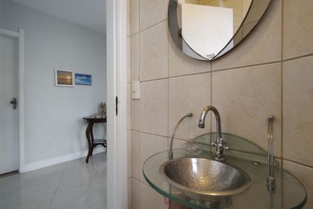 Casa de condomínio à venda com 573m², 4 quartos e 15 vagas Casa de condomínio à venda com 573m², 4 quartos e 15 vagasLavabo