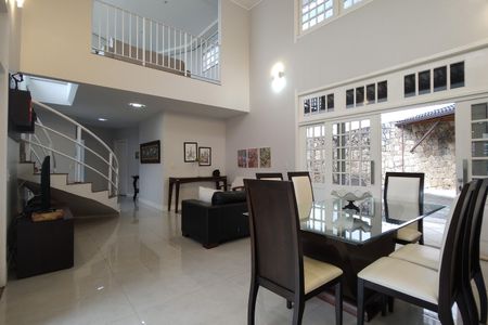 Sala de casa de condomínio à venda com 4 quartos, 573m² em Freguesia (jacarepaguá), Rio de Janeiro