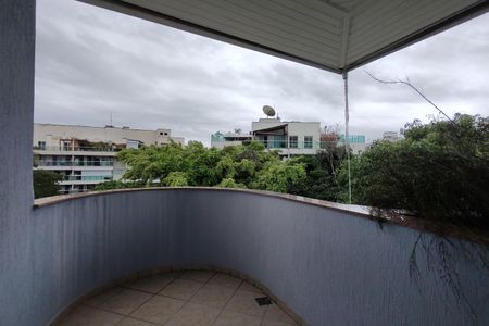 Casa de condomínio à venda com 573m², 4 quartos e 15 vagas Casa de condomínio à venda com 573m², 4 quartos e 15 vagasVaranda da Suíte