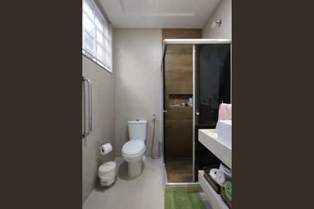 Casa de condomínio à venda com 573m², 4 quartos e 15 vagasBanheiro da Suíte 1