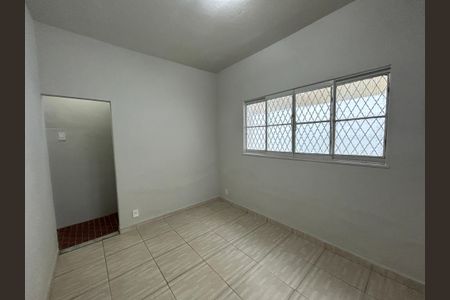 Casa para alugar com 1 quarto, 100m² em Bento Ribeiro, Rio de Janeiro
