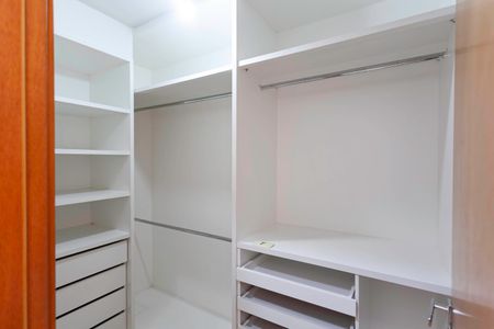 Apartamento para alugar com 156m², 4 quartos e 2 vagasCloset da suíte 2