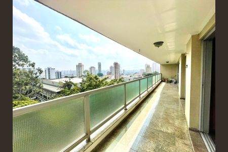 Apartamento à venda com 158m², 3 quartos e 1 vagaFoto 01