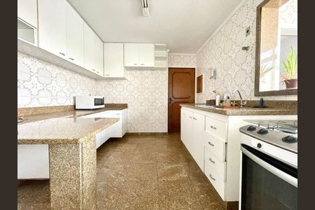 Apartamento à venda com 158m², 3 quartos e 1 vagaFoto 04