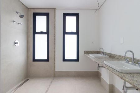Apartamento à venda com 201m², 3 quartos e 3 vagas Apartamento à venda com 201m², 3 quartos e 3 vagasBanheiro da Suíte 2