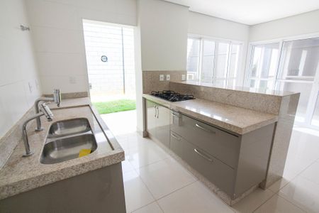 Casa de condomínio para alugar com 149m², 3 quartos e 2 vagasCozinha
