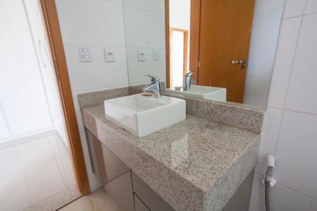 Casa de condomínio para alugar com 149m², 3 quartos e 2 vagasBanheiro da Suite 1