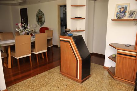 Apartamento para alugar com 3 quartos, 130m² em Caminho das Árvores, Salvador