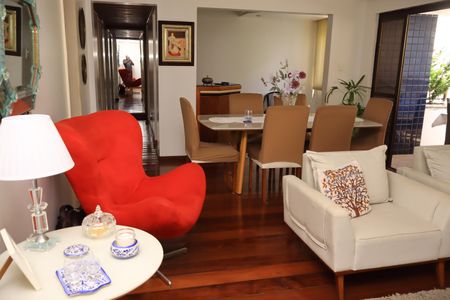 Apartamento para alugar com 3 quartos, 130m² em Caminho das Árvores, Salvador
