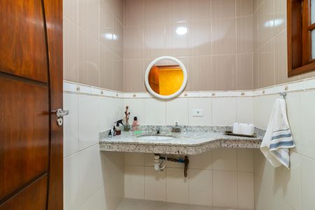 Casa para alugar com 230m², 4 quartos e 4 vagasLavabo