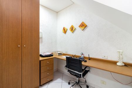 Casa para alugar com 230m², 4 quartos e 4 vagasEscritório