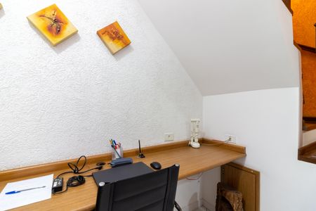 Casa para alugar com 230m², 4 quartos e 4 vagasEscritório