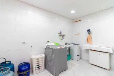 Casa para alugar com 230m², 4 quartos e 4 vagasLavanderia