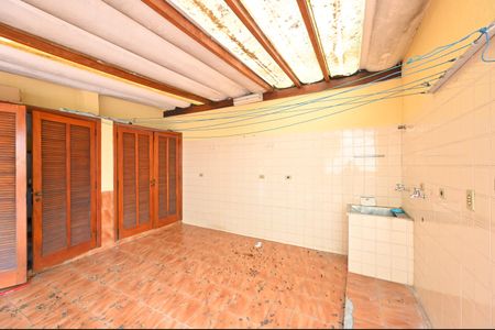 Casa à venda com 400m², 3 quartos e 2 vagasLavanderia
