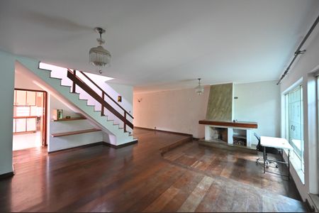 Casa à venda com 400m², 3 quartos e 2 vagasSala